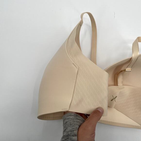 KNIX WingWoman Wireless Contour Bra in Dune // 8 - Picture 6 of 12